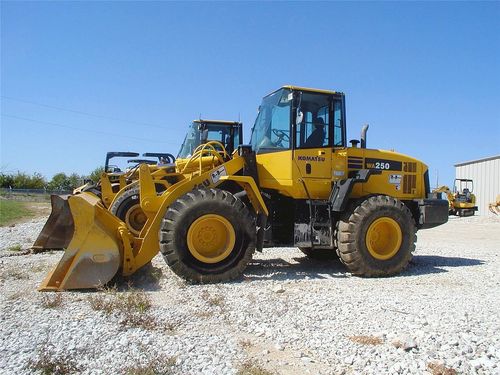 Предоставляем услуги и аренду на Погрузчик - KOMATSU WA250-5, 2004 г.в.