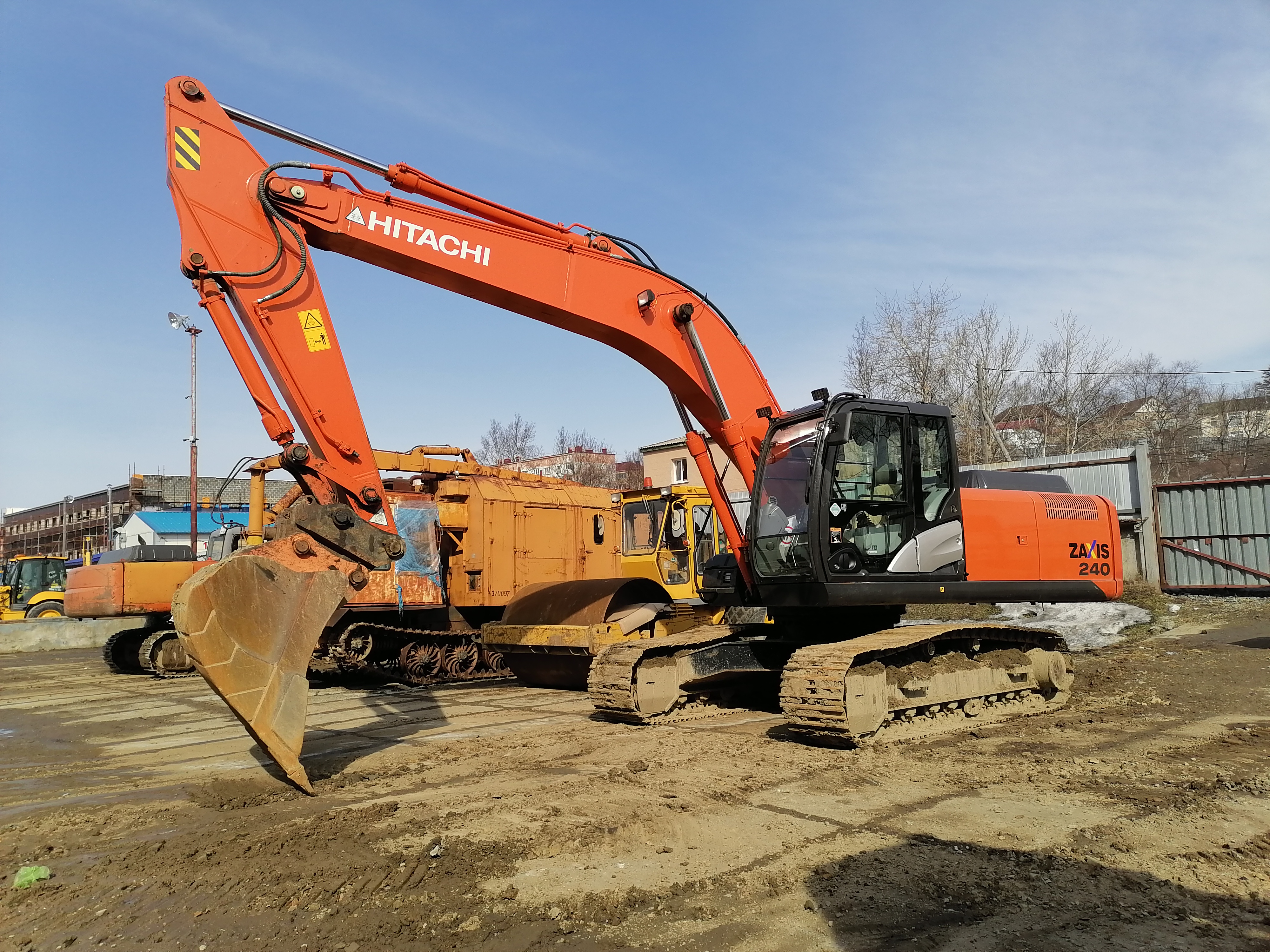 Предоставляем услуги и аренду на Экскаватор - HITACHI ZX240-5G, 2018 г.в.